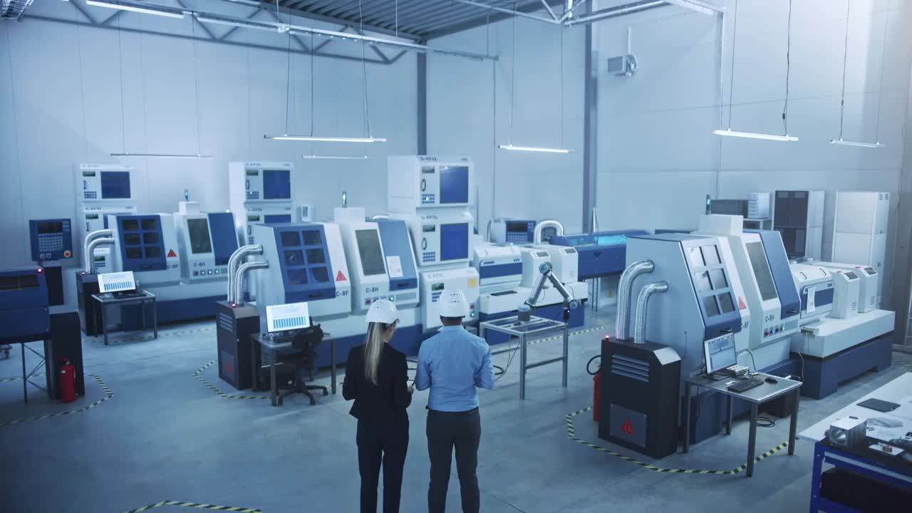 工程機(jī)械素材與計(jì)算機(jī)軟件開發(fā) 數(shù)字化驅(qū)動(dòng)的協(xié)同創(chuàng)新